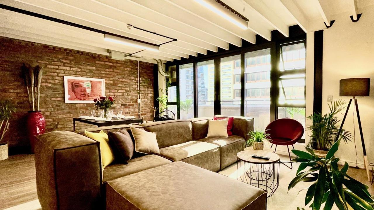 Apartment Four Loop St